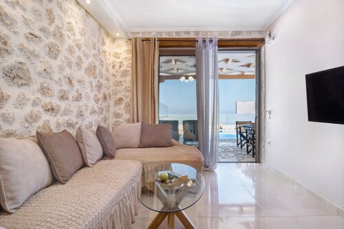 Holiday Apartment "Suite Irida" with Sea View, 2 Terraces & Wi-Fi