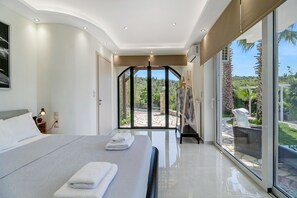 3 chambres, fer et planche à repasser, Wi-Fi gratuit, draps fournis