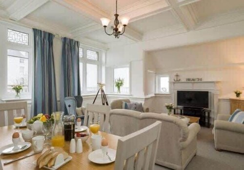 The Lookout - Beautiful sea views
