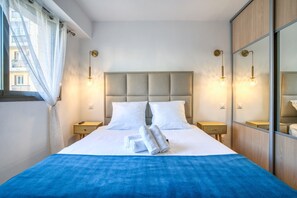 2 soverom, strykejern/-brett og sengetøy