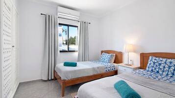 2 chambres, fer et planche Ă repasser, Wi-Fi gratuit, draps fournis