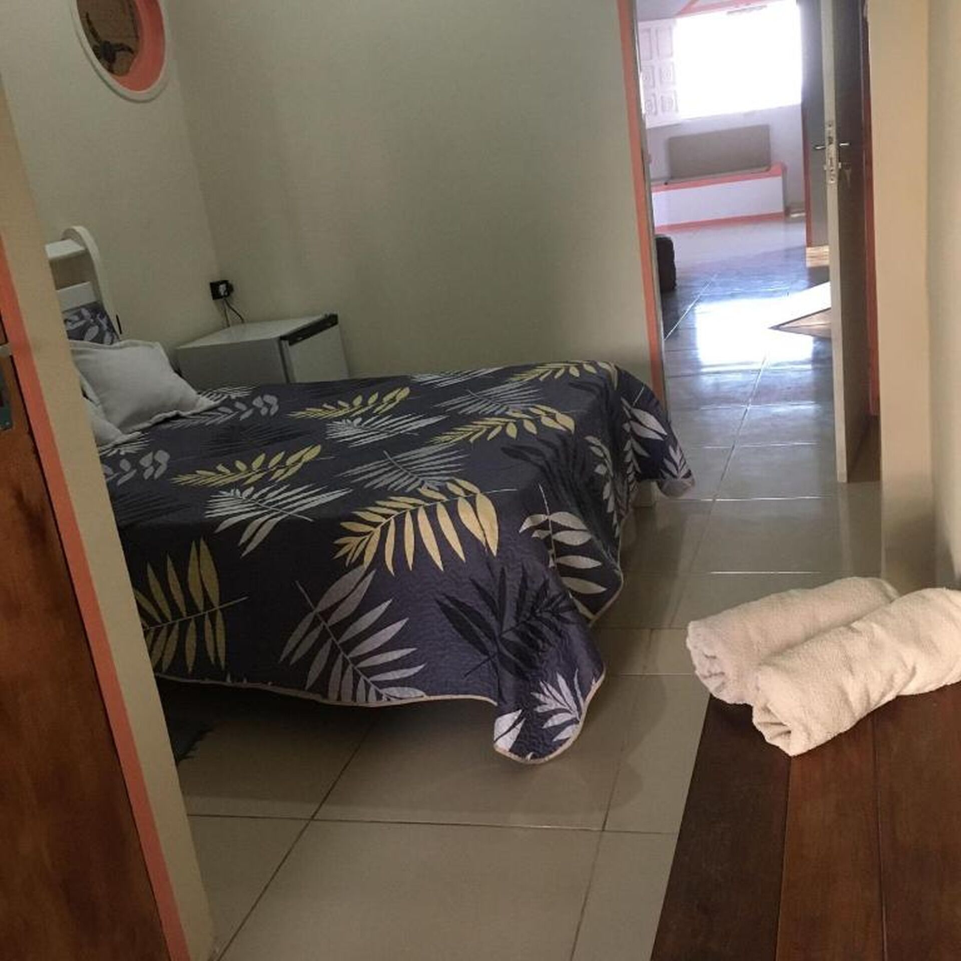 1 quarto, Wi-Fi de cortesia, roupa de cama