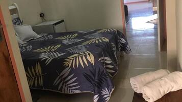 1 quarto, Wi-Fi de cortesia, roupa de cama