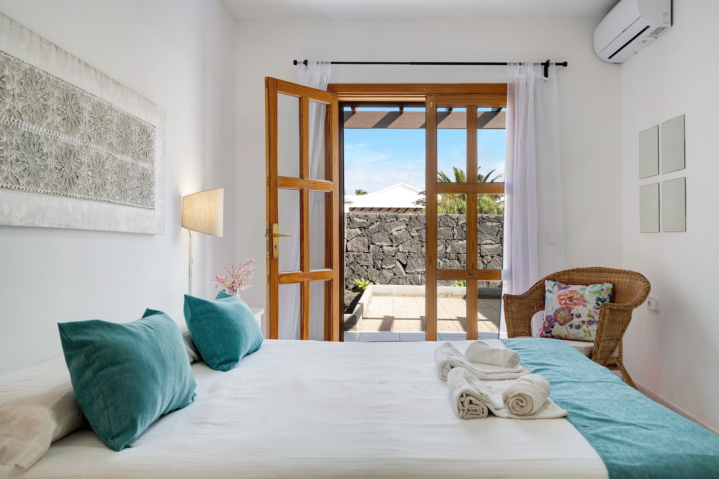 3 bedrooms, iron/ironing board, free WiFi, bed sheets
