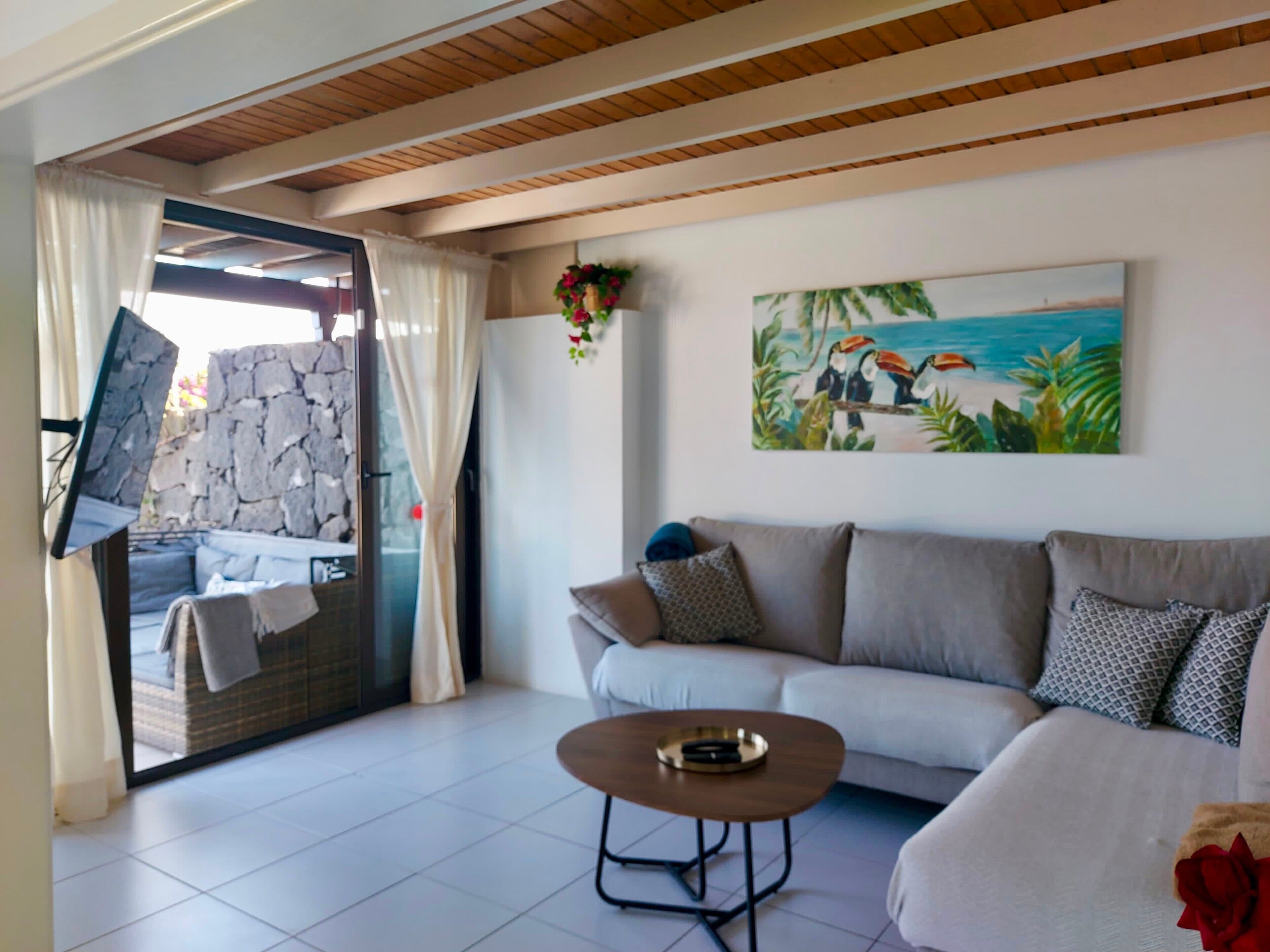 Vacation Home "Villa Fernando" With Sea View, Private Pool & Wi-fi - Playa Blanca
