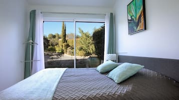 1 bedroom, free WiFi, bed sheets