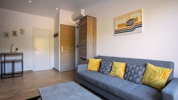 Fernseher, Tischtennisplatte, Streaming-Dienste