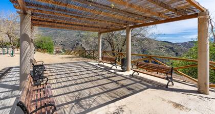 Chalet "Villa Picena Las Alpujarras" with private terrace and Wi-Fi