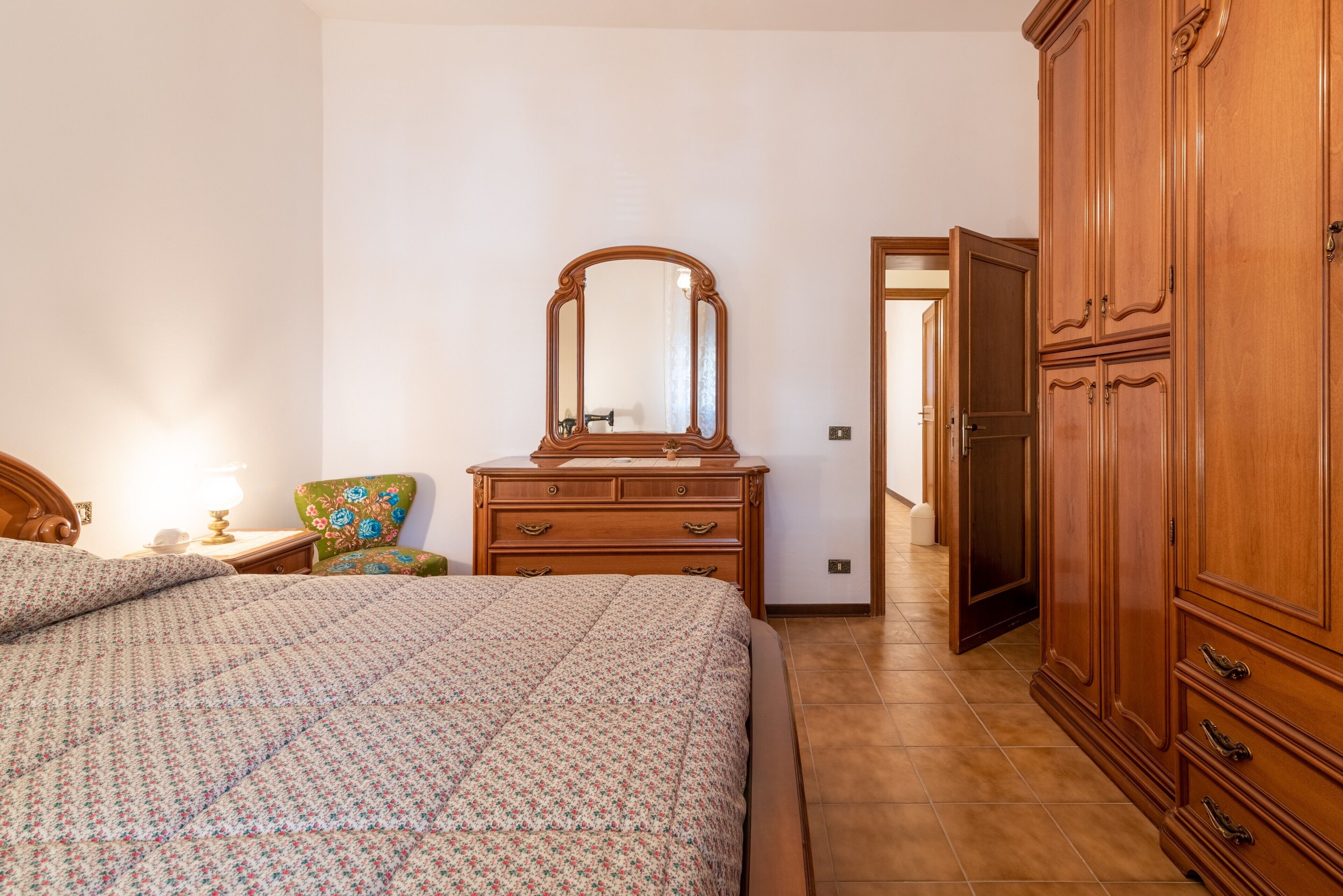 3 chambres, fer et planche à repasser, Wi-Fi gratuit, draps fournis