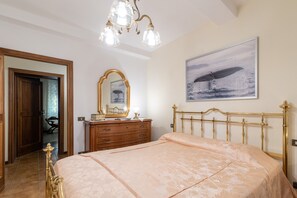 3 bedrooms, iron/ironing board, free WiFi, bed sheets - Holiday Home "Le Balze" with Mountain View, Private Garden & Wi-Fi (Castelfranco di Sopra)