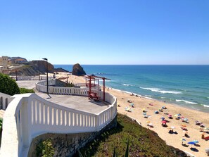 Liegestühle, Strandtücher