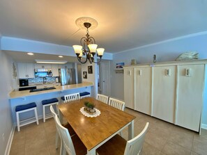 Dining - Gorgeous and Gulf Front! Pool! (Gulf Shores)