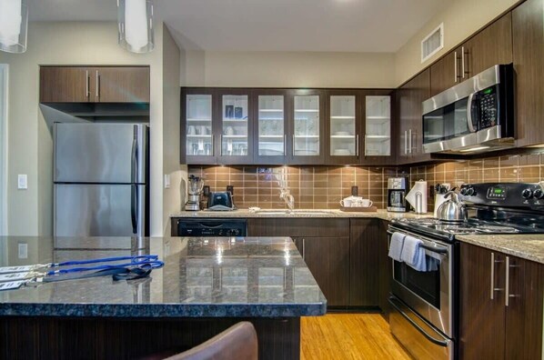 Fridge, microwave, oven, stovetop