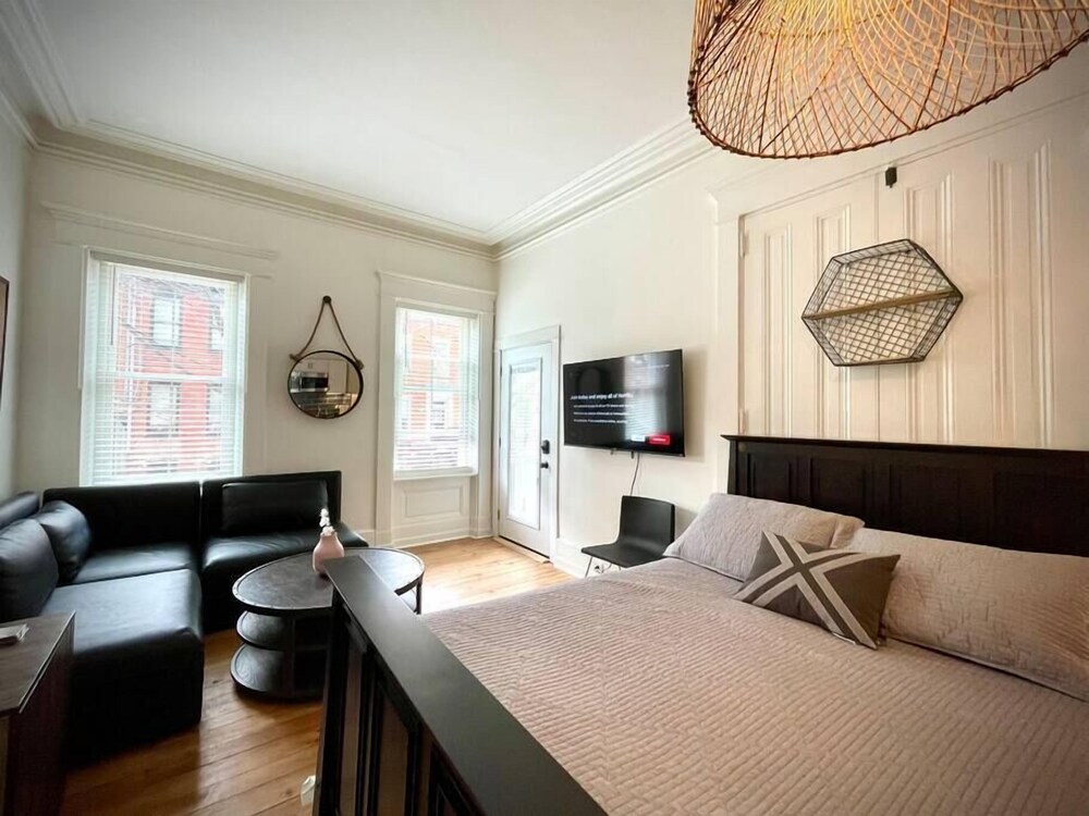 THE HOUDINI HOUSE DOWNTOWN LANCASTER STUDIO Lancaster Vrbo