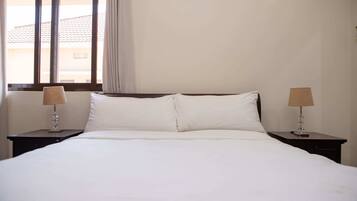 3 Schlafzimmer, BĂŒgeleisen/BĂŒgelbrett, WLAN, BettwĂ€sche