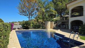 Utomhuspool