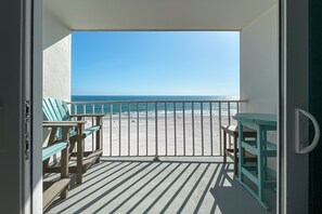 Interior - Island Shores 652: Beach Front Balcony: Stunning Gulf Views, Pool, Free Parking (Gulf Shores)
