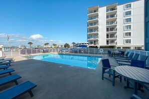 Outdoor pool - Island Shores 652: Beach Front Balcony: Stunning Gulf Views, Pool, Free Parking (Gulf Shores)