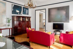 Smart TV, libri, impianto stereo