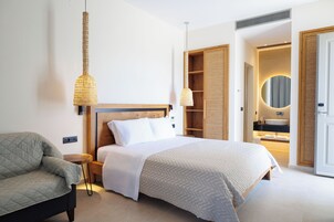 家庭房, 海景 | 高档床上用品、迷你吧、客房内保险箱、办公桌