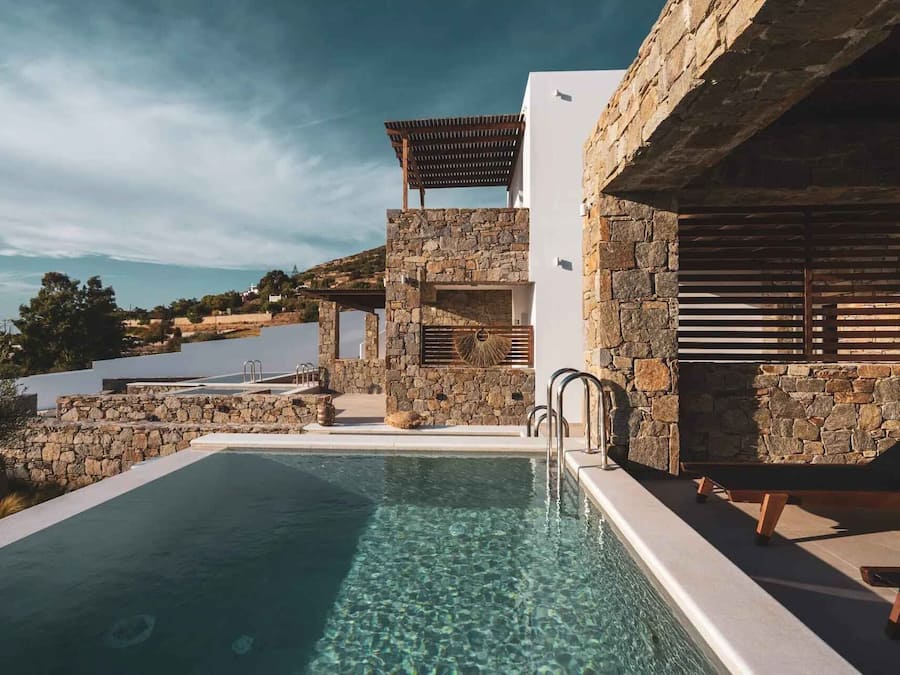 Deluxe Studio Suite, Private Pool, Sea View | Premium bedding, minibar, in-room safe, desk