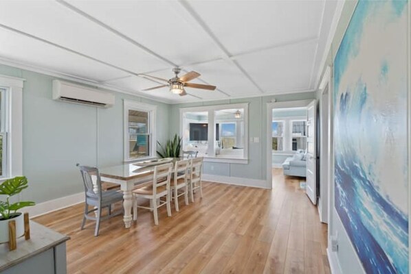 Dining - Steps to the Beach, Ocean Views, Ocean front lot (Carolina Beach)