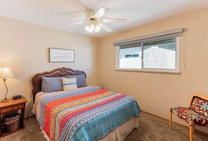 4 chambres, lit de bébé portatif, Wi-Fi, literie fournie