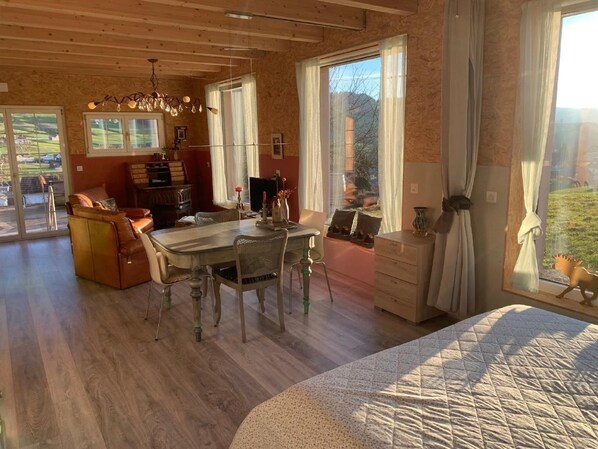 Room - nirkwerk - the studio - living and working (Schönengrund)