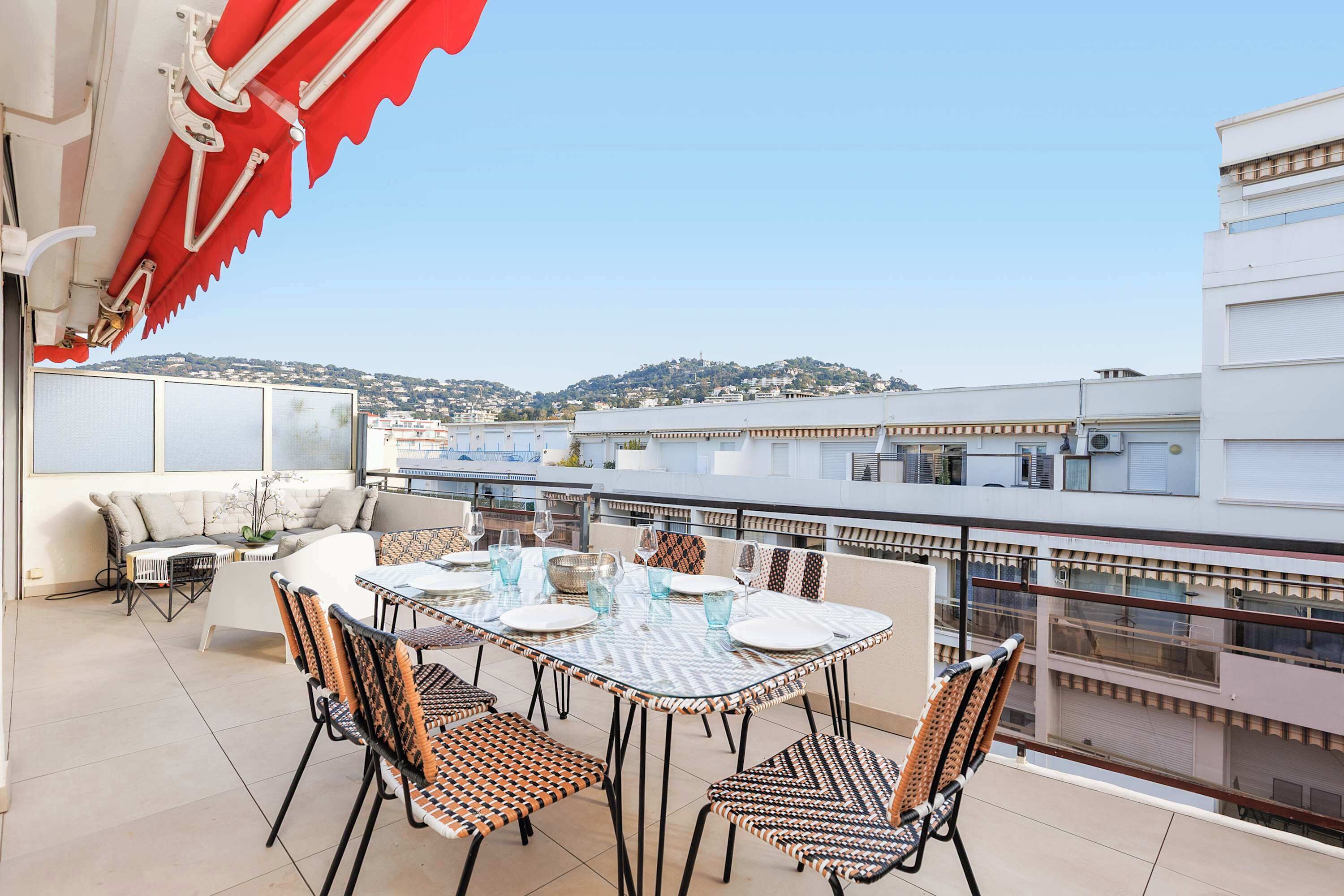 屋外ダイニングエリア