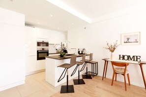 Fridge, microwave, oven, stovetop - Martinez area XXL 2 beds wIith XXL terrace (Cannes)