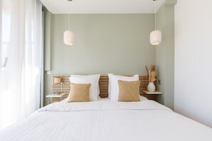 2 bedrooms, iron/ironing board, WiFi