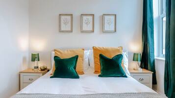 2 slaapkamers, een strijkplank/strijkijzer, gratis wifi, beddengoed