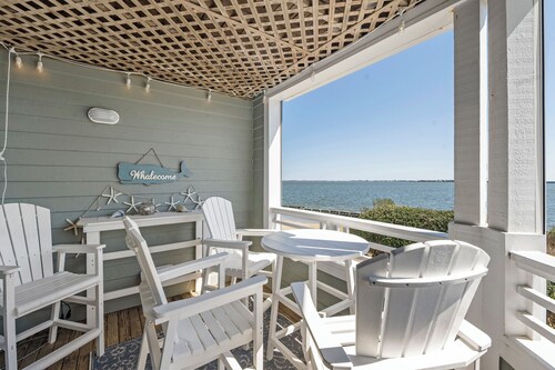 Captain's Quarters: Soundfront | Private Boat Slip