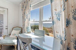 Interior - Captain's Quarters: Soundfront | Private Boat Slip (Manteo)