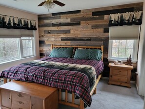 4 chambres, bureau, fer et planche à repasser, accès au Wi-Fi (inclus)