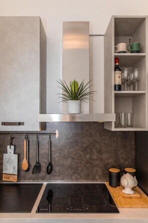 Fridge, oven, stovetop, dishwasher - Apartment within walking distance of the sea (Bari)