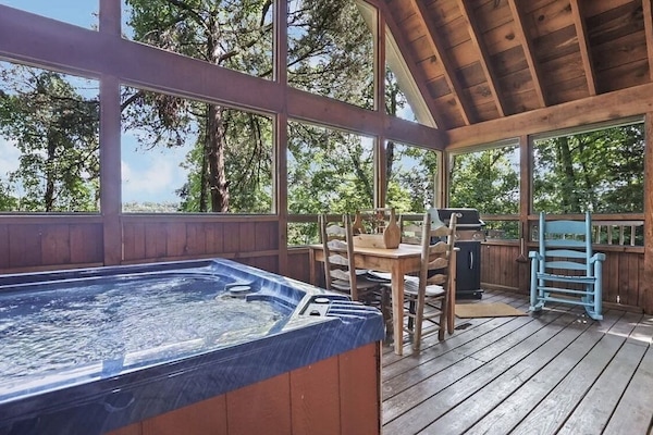 Relax and unwind in the large hot tub (grill no longer there)