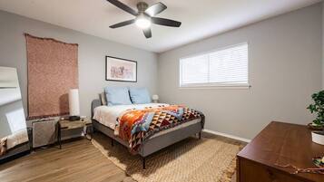 2 bedrooms, iron/ironing board, bed sheets