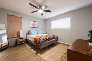 2 chambres, fer et planche Ă repasser, draps fournis