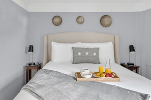 2 عدّة غرف نوم ومكواة/لوح كي وإنترنت مجاني