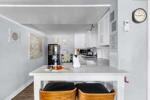 Fridge, microwave, coffee/tea maker, toaster - Comfy, Cozy, Captivating | Park View (Charleston)