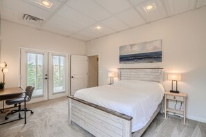 3 bedrooms, desk, iron/ironing board, travel cot - Marina View Lake Lanier Islands and Margaritaville - House w/ Hot Tub & Skeeball (Buford)