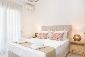 2 bedrooms, in-room safe, iron/ironing board, free WiFi