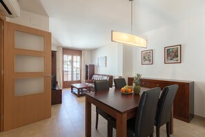 Dining - Apt. Costa Dorada 2 - Alojamientos turísticos MarCalma (Tarragona)