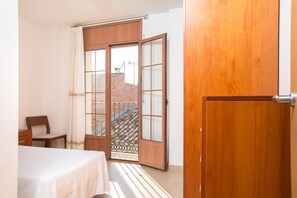 3 habitaciones, internet y ropa de cama 