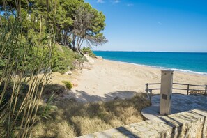 On the beach - Casa Rosana - Alojamientos Marcalma (Tarragona)