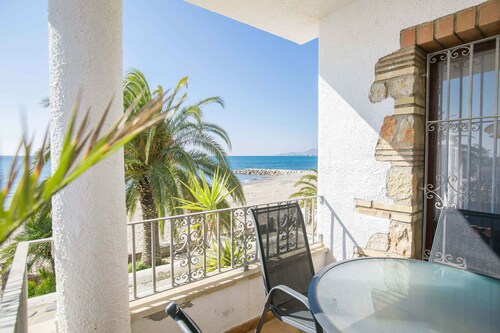 Mistral Seafront Up - Tourist accommodation MarCalma