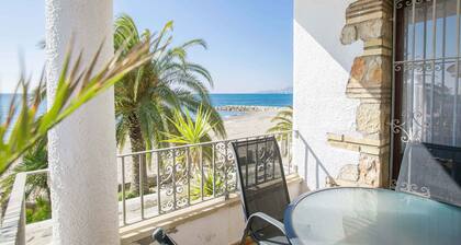 Mistral Seafront Up - Tourist accommodation MarCalma