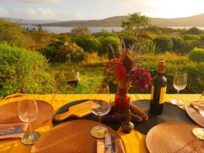Outdoor dining - Stunning Sea views 3 bed bungalow - 5 mins from beach! (Castletownbere)