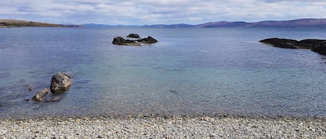 Una spiaggia nelle vicinanze